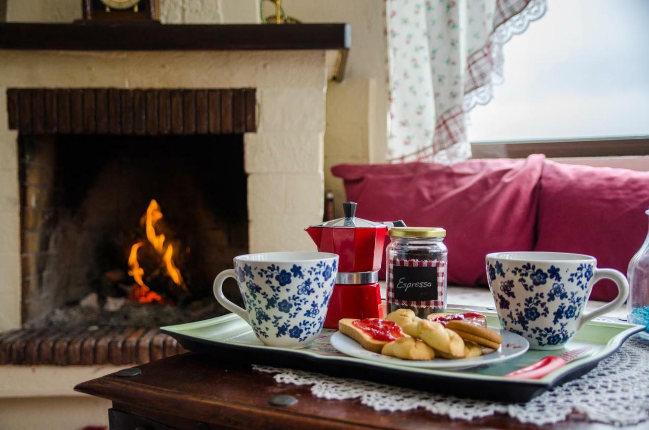 Country Guesthouse Αερικό Karpenísion Extérieur photo